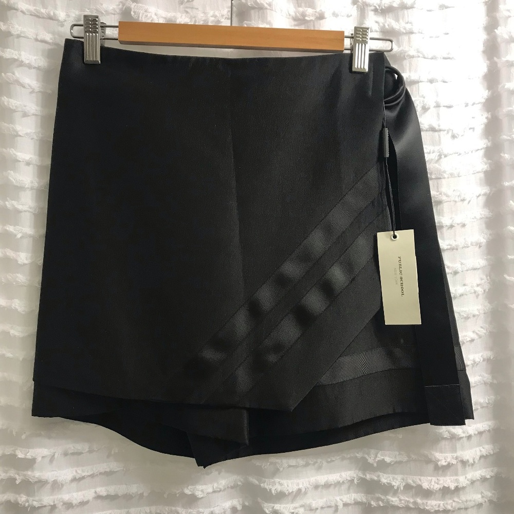 New Public School Selia skort